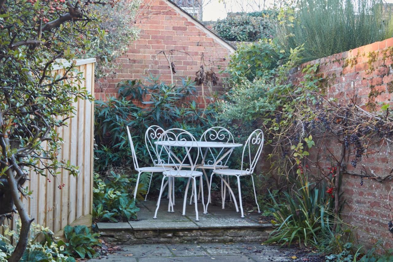 Windlass Cottage Lymington Exterior foto